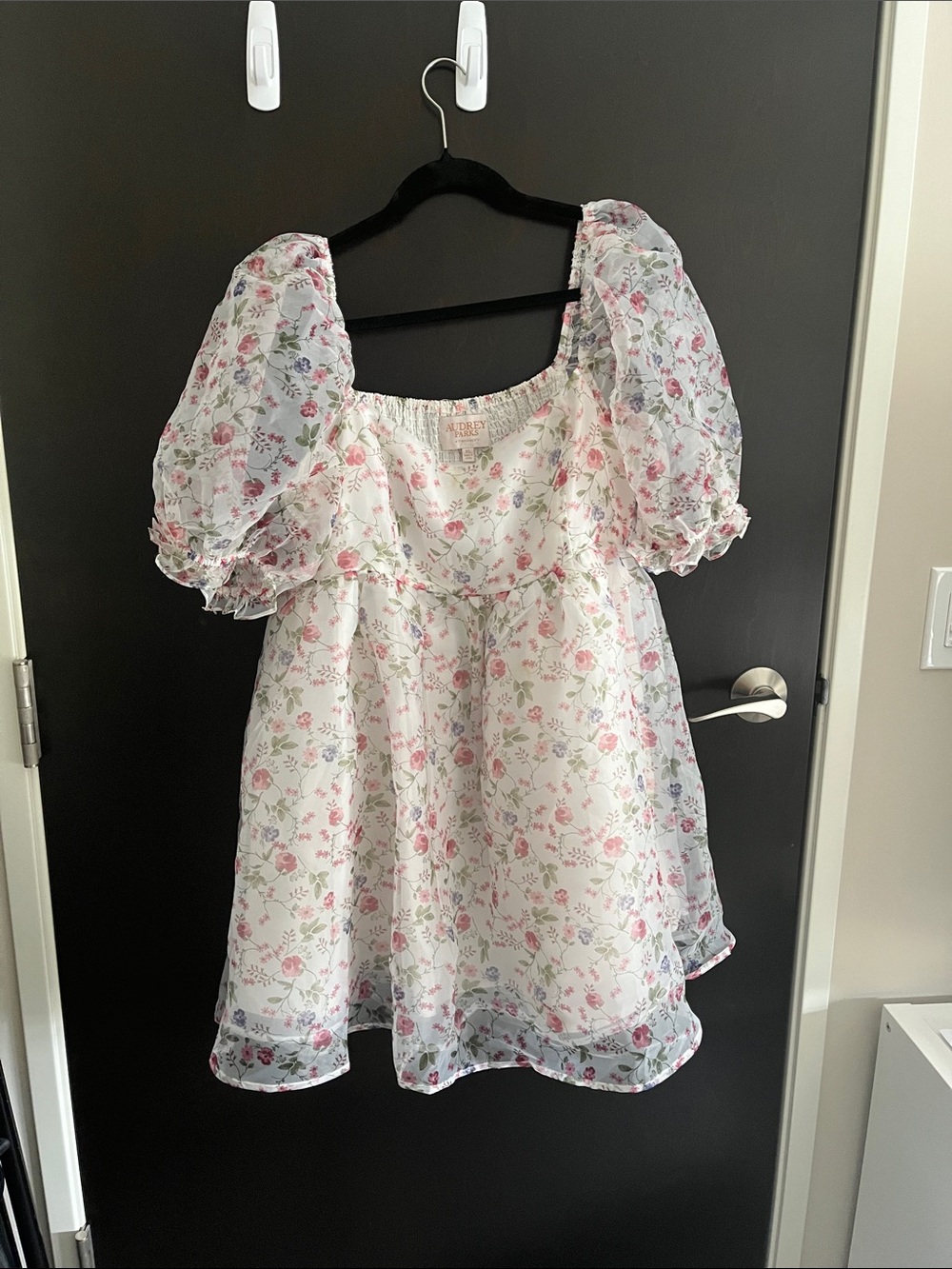 Francesca’s Audrey Parka White Floral Puff-Sleeve Party Dress with Pink Roses